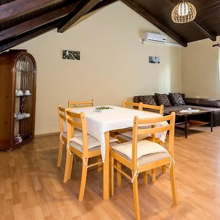 Casa Mlinari * Mratovo