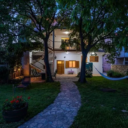 Casa Mlinari * Mratovo